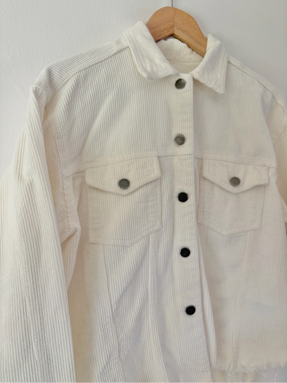 POL Clothing Off White Corduroy Distressed Frayed Raw Hem Trucker Jacket Large - Picture 3 of 14